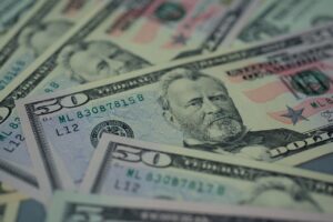 how much does a pool cost to maintain