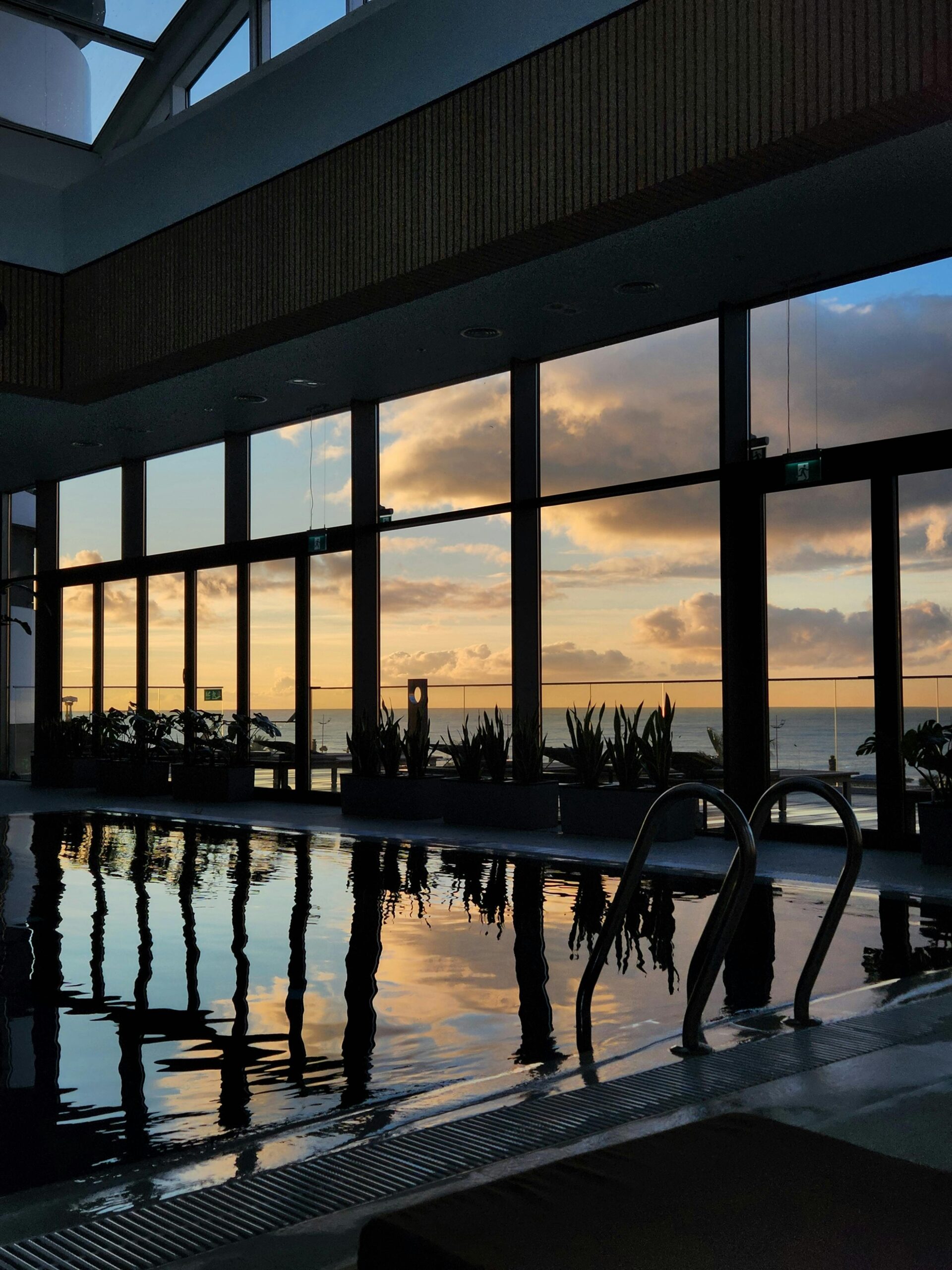 indoor swimming pool spa