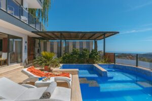 Do Outdoor Pools Increase Property Value? Benefits for Homeowners 2025
