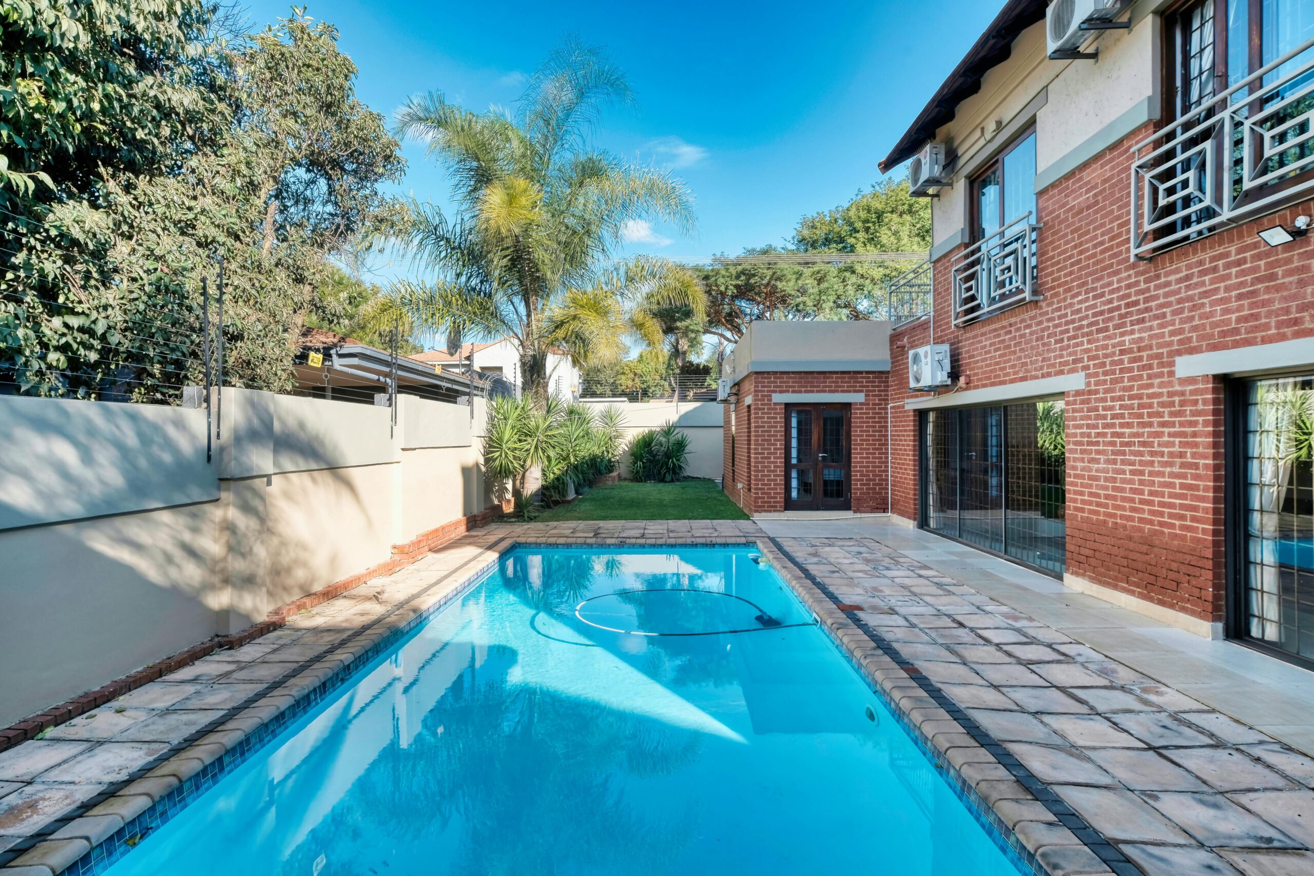 Residential Indoor Swimming Pool Guide – Design, Cost & Benefits