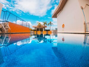 Outdoor Inground Swimming Pools: Design, Cost & Maintenance Guide 2025