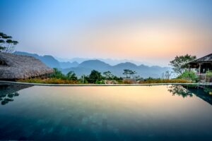 Does Lightning Strike Outdoor Swimming Pools? 
