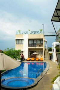 7 luxury indoor swimming pool benefits