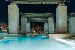 How to Keep an Outdoor Pool Warm at Night: Best Methods & Tips