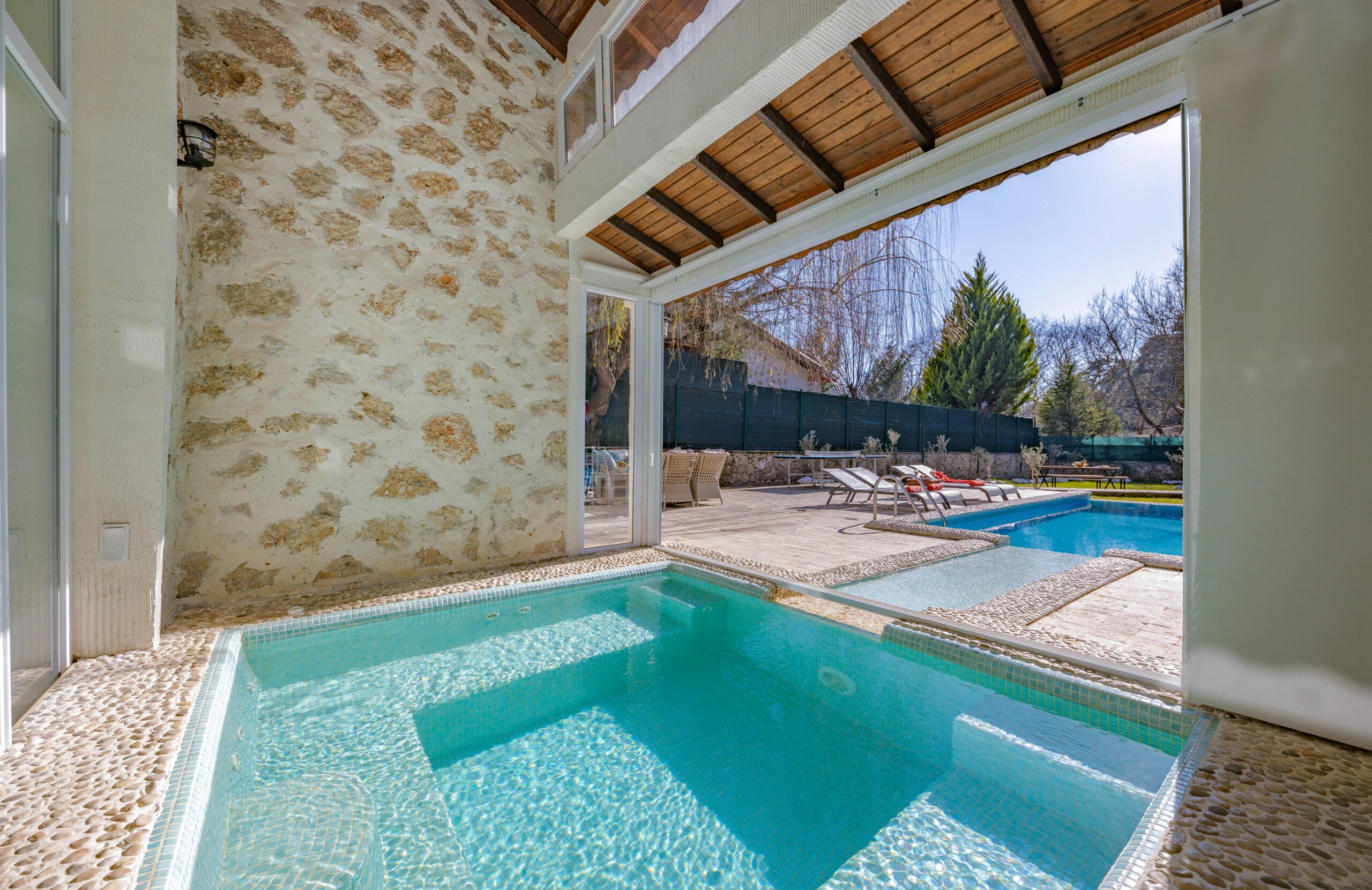 Indoor vs Outdoor Pool: Which Is Better for You? Pros & Cons