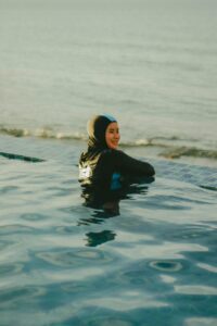 Best Time to Use Outdoor Swimming Pools: Daily & Seasonal Guide