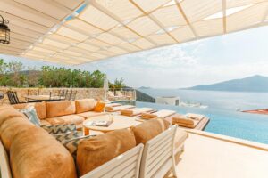 Outdoor Pool with Pergola: Design Ideas for Stylish Shade