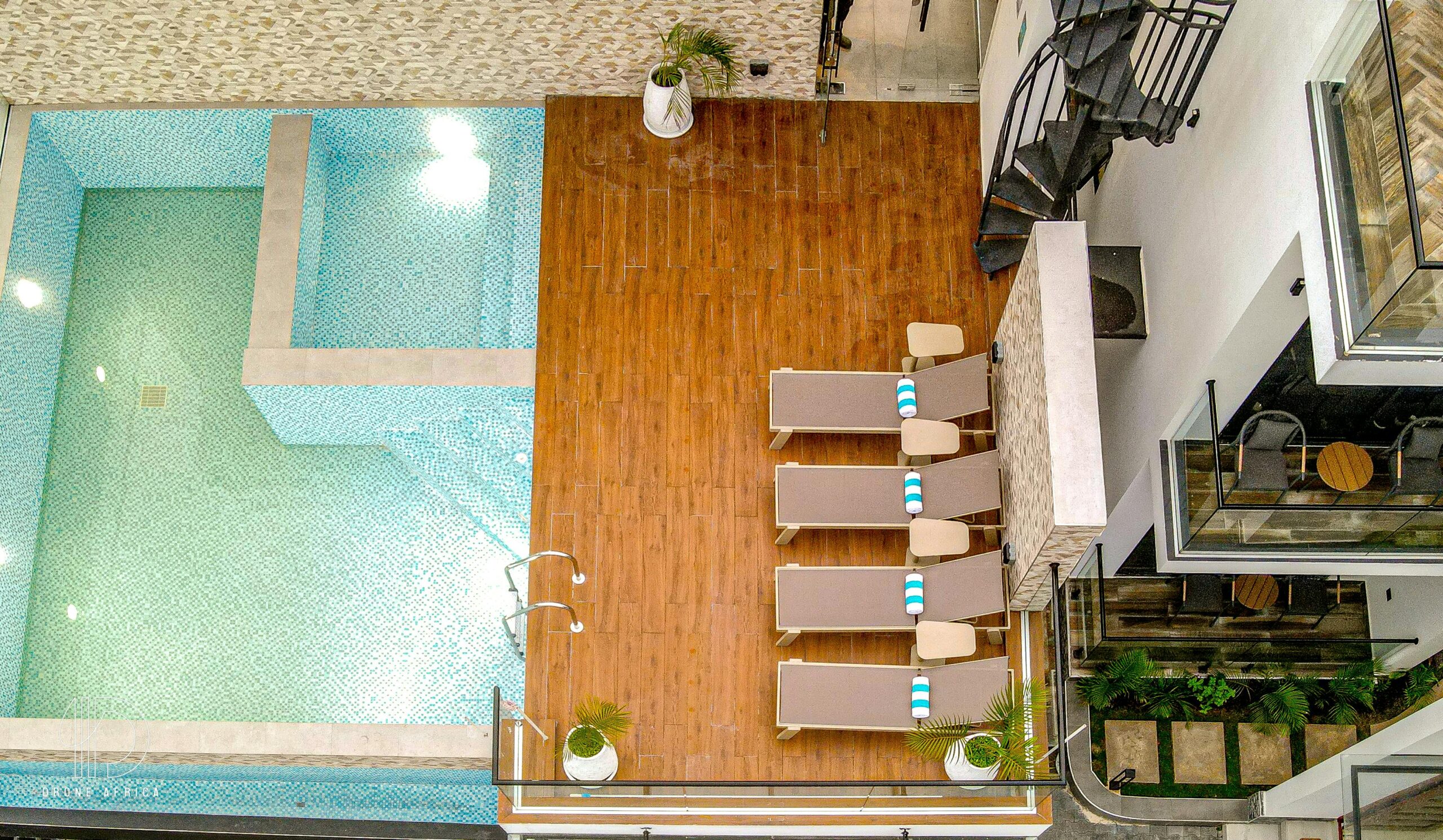 Indoor Plunge Pool: Design, Cost & Space-Saving Benefits