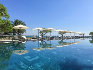 Tropical Outdoor Pool Design Ideas for Luxury Backyard Resorts