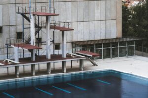 Outdoor Diving Pool Design: Ideas, Costs & Safety Tips
