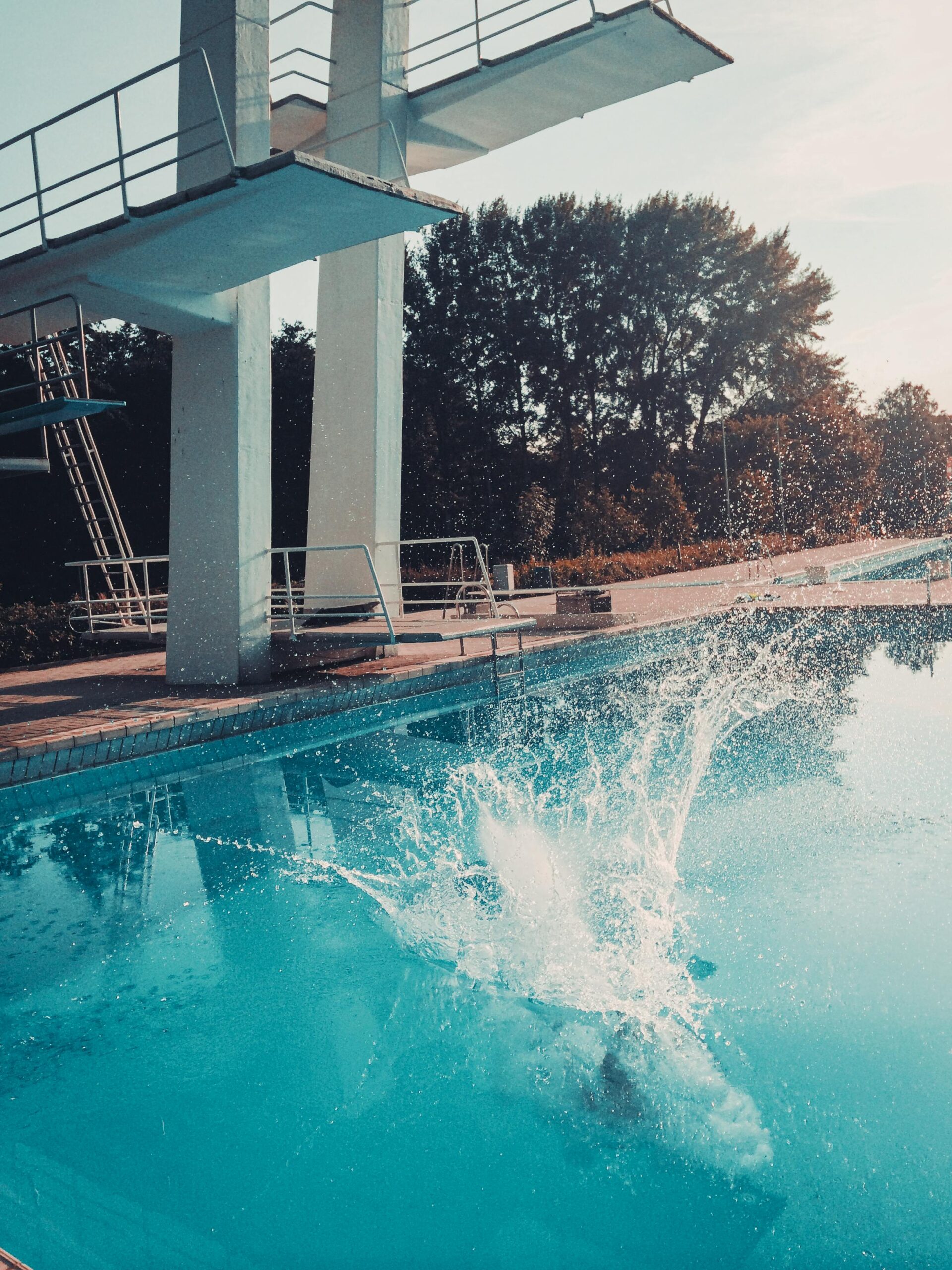Outdoor Diving Pool Design: Ideas, Costs & Safety Tips