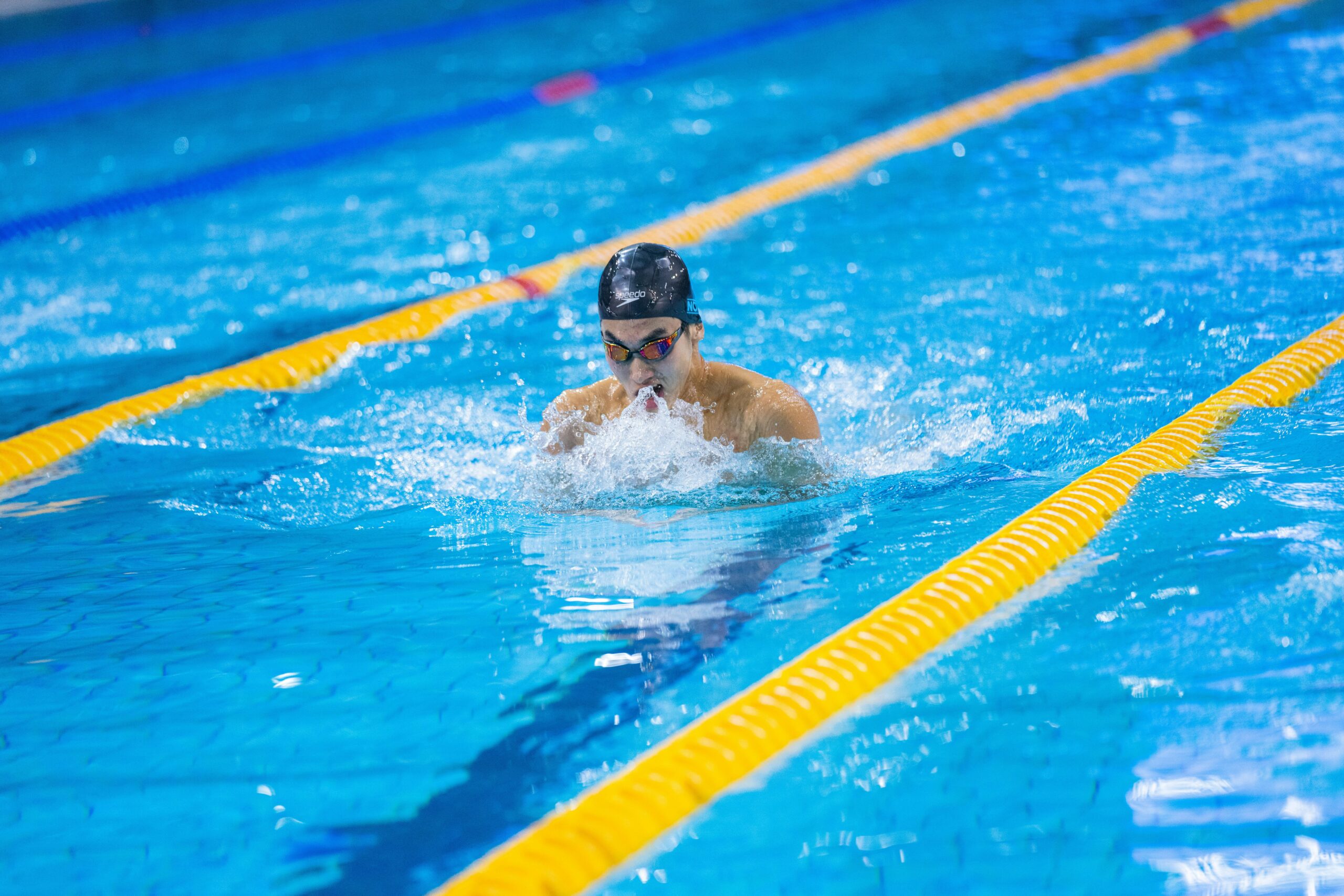 Can you swim in an indoor pool when it's lightning?