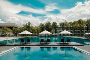Can you pay a daily fee for a lifetime outdoor pool?