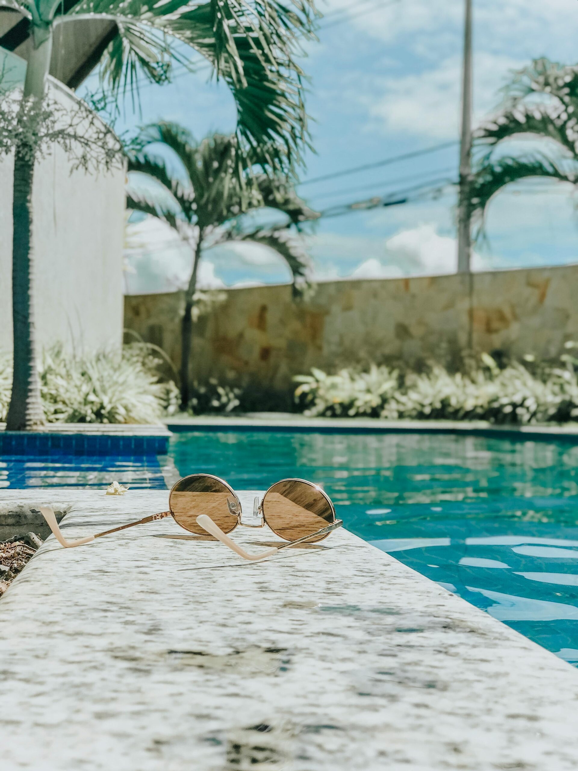 Outdoor Swimming Pool Decorations: Stylish Ideas & Tips