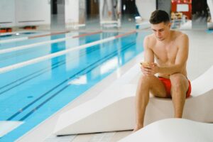 Can you swim in an indoor pool when it's lightning?