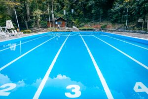 How to Clean an Outdoor Swimming Pool?