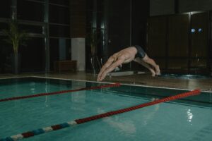 Can you swim in an indoor pool when it's lightning?