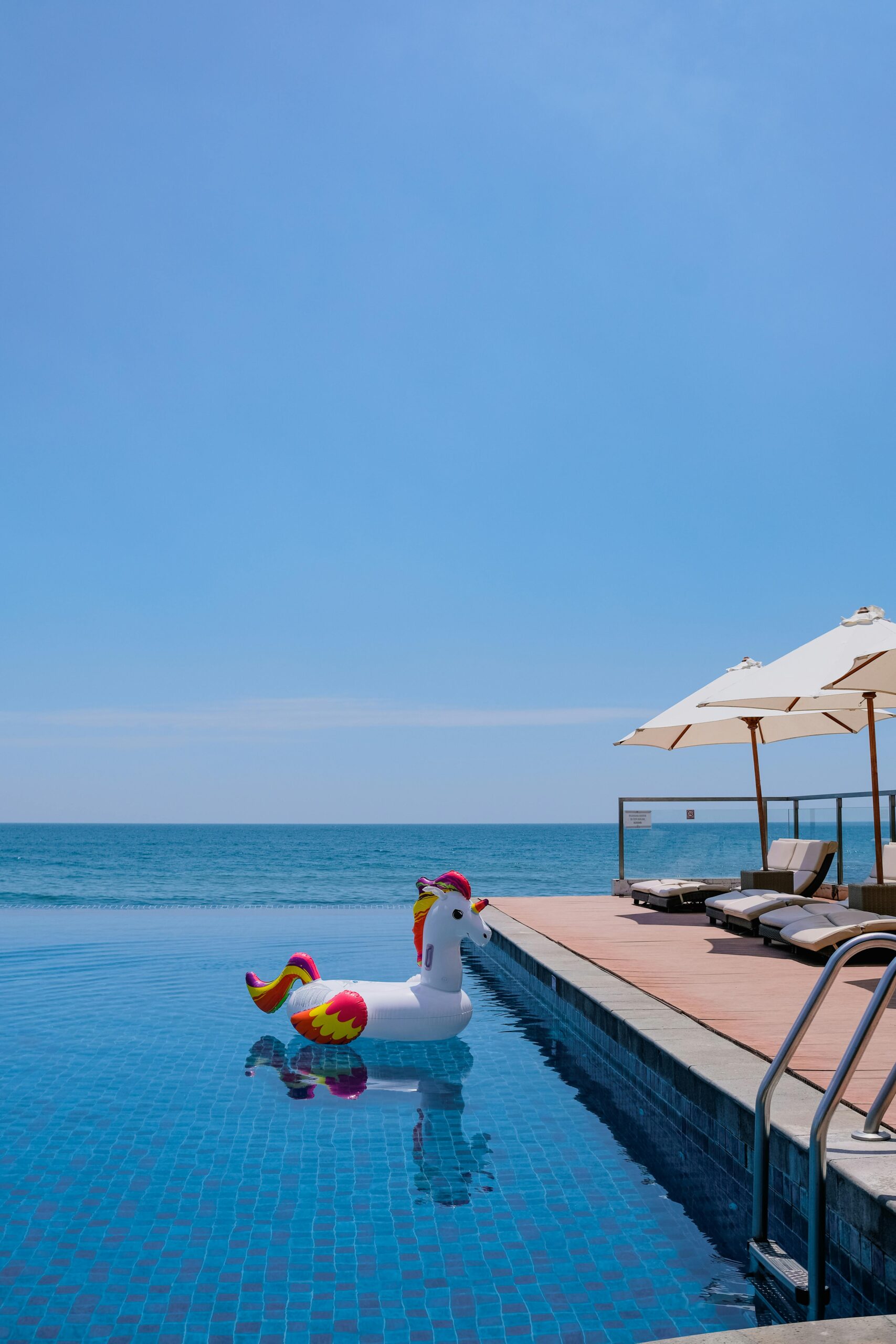 Vanishing Edge Pool: Design Ideas, Benefits & Installation Guide