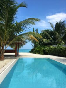 Beach-Entry Pool: Design Ideas, Benefits & Inspiration