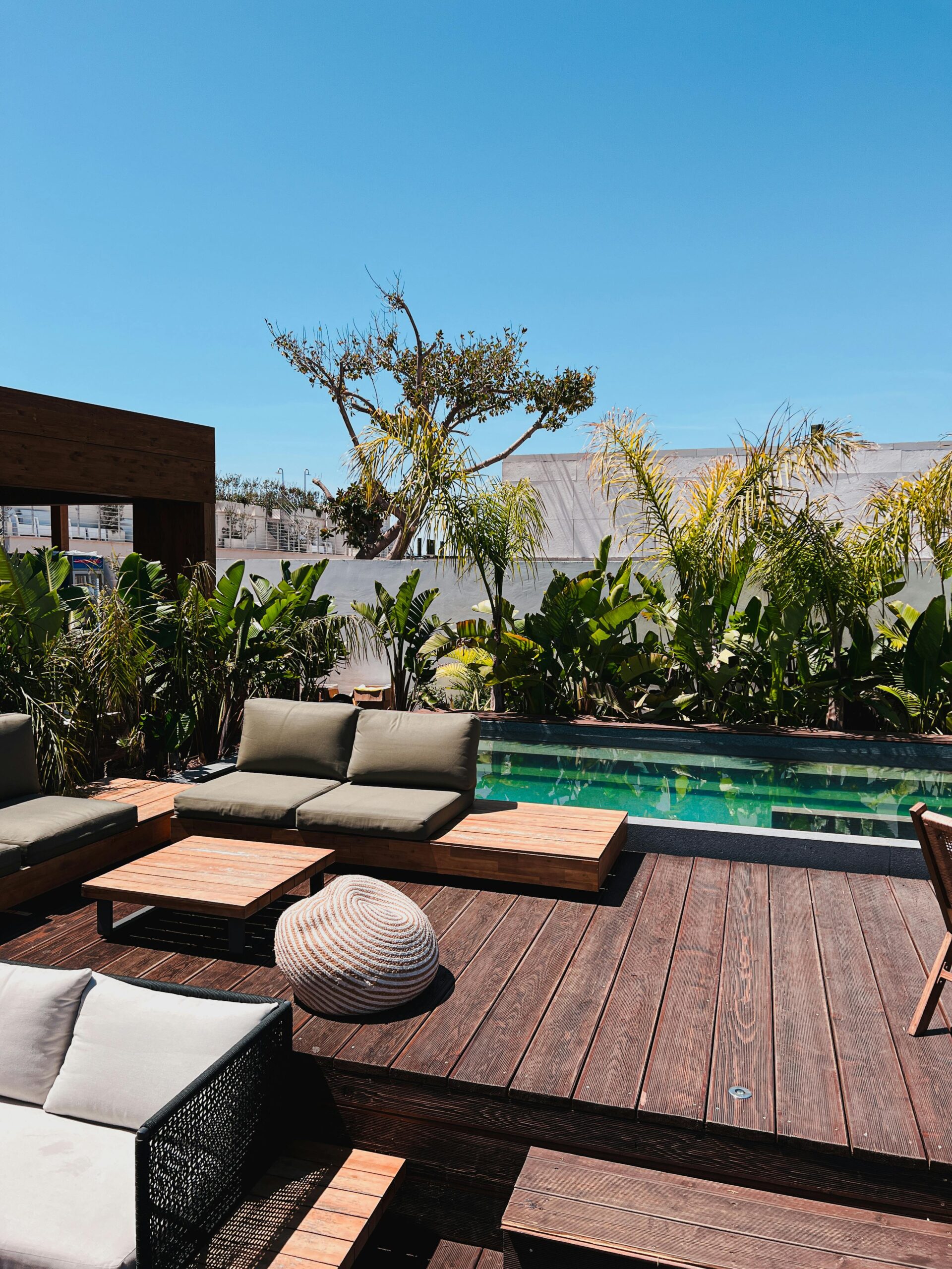 Dream Backyard Pool Ideas: Design Tips for a Stunning Oasis